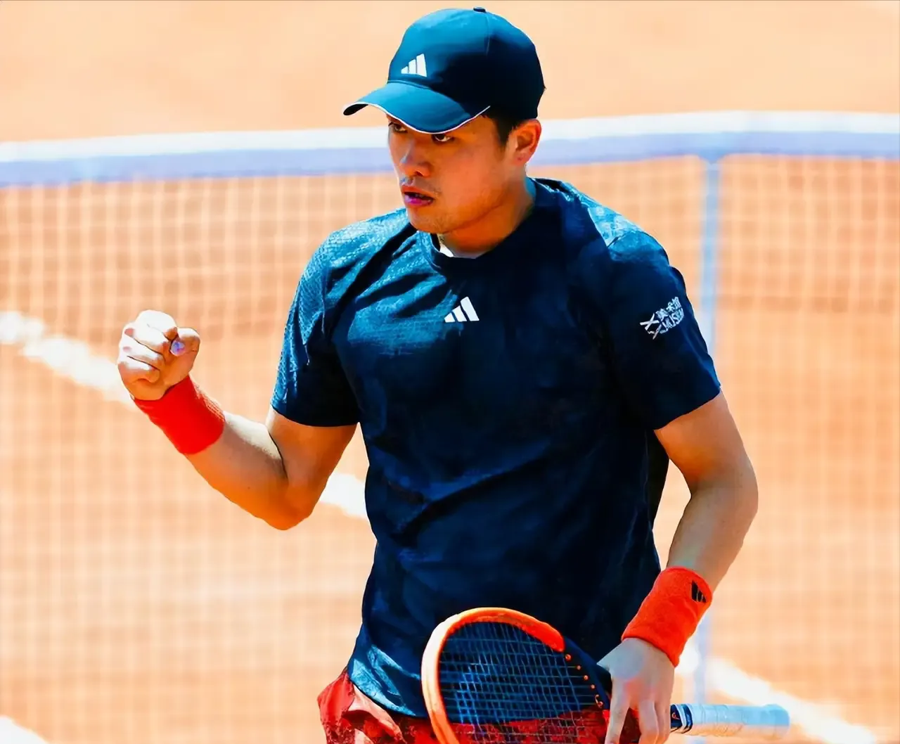 关于赛后法甲焦点战，费耶诺德豪取连胜，底气十足，训练强度明显提升的信息