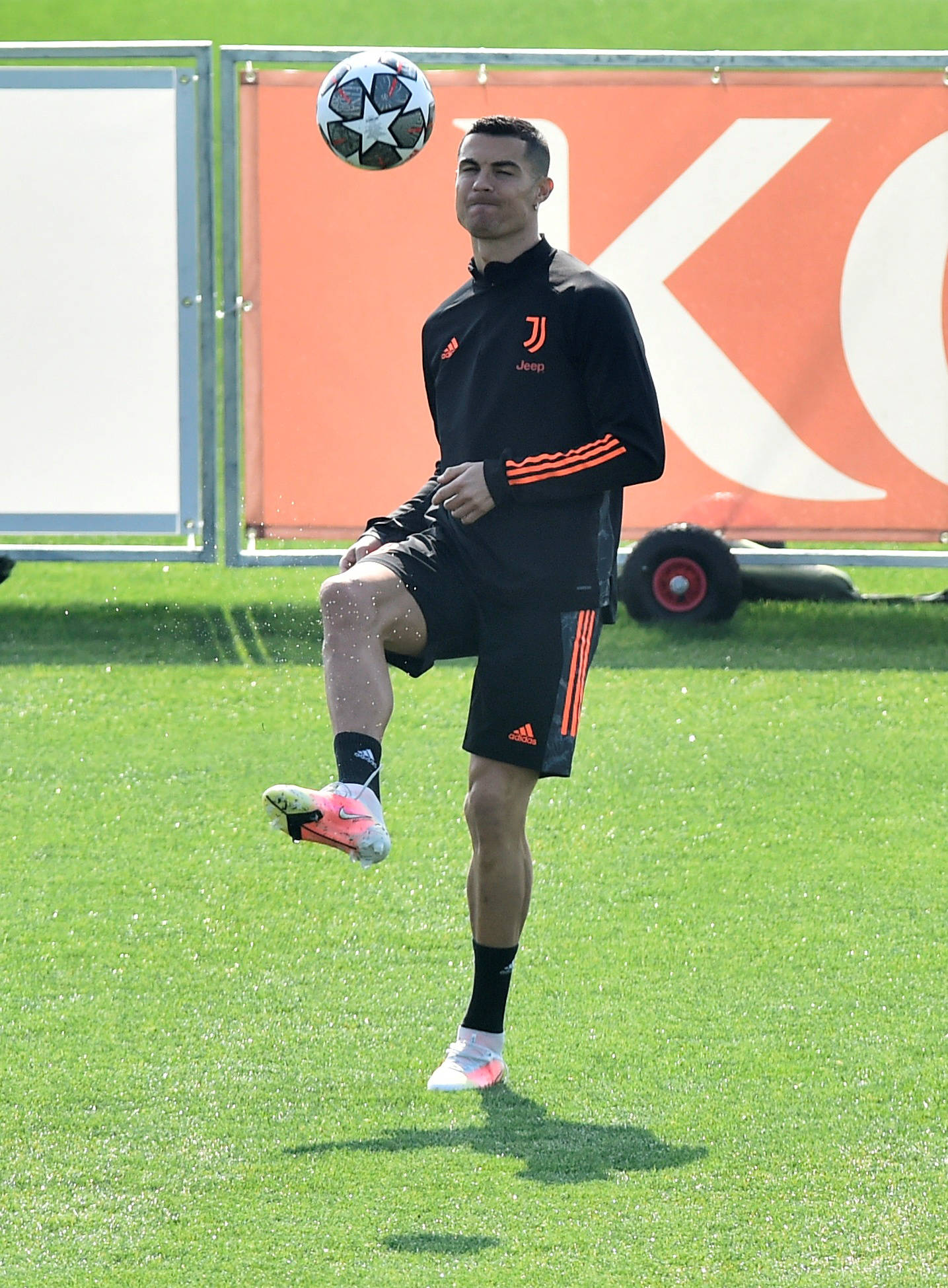 爱游戏体育下载广州队围绕法甲官宣签约广州队临场应变备战欧冠，媒体一致点评：浙江队围绕荷甲战术微调的简单介绍